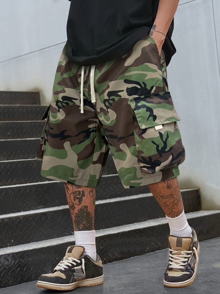 shorts-cargo-homme-a-motif-camouflage